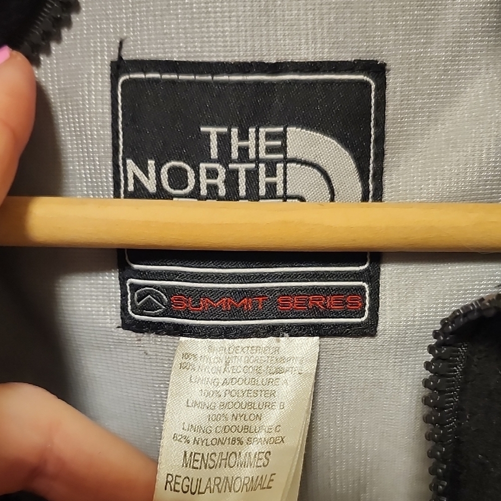 The North Face Black Full-Zip Jacket - Picture 2 of 3